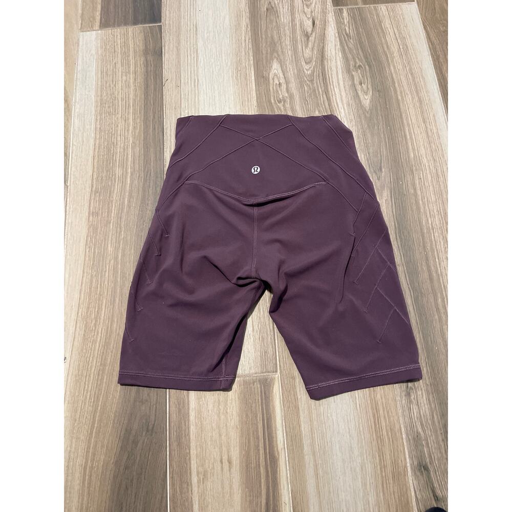 Lululemon Nulu Fold High-Rise Yoga Short 8"
Grape Thistle Size 4 - Picture 7 of 8